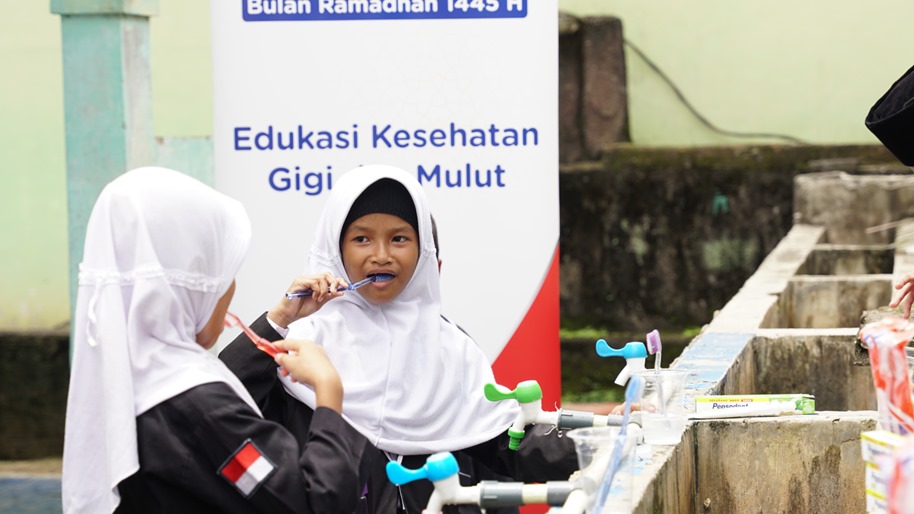 Jelang Ramadan Pepsodent Beri Pelatihan dan Edukasi Kesehatan Gigi dan Mulut ke Santri Ponpes SMB Palembang