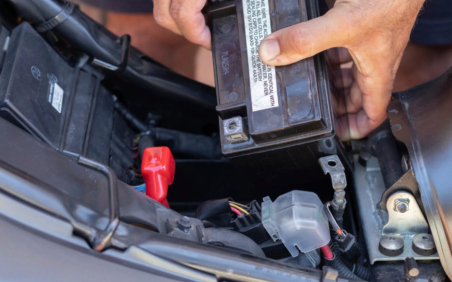 Penyebab Aki Mobil Cepat Tekor Meskipun Jarang Digunakan dan Cara Mudah Merawatnya Sendiri