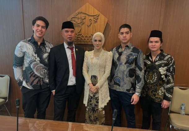 Al, El dan Dul Turut Berikan Dukungan, Hadir di Pelantikan Ahmad Dhani dan Mulan Jameela