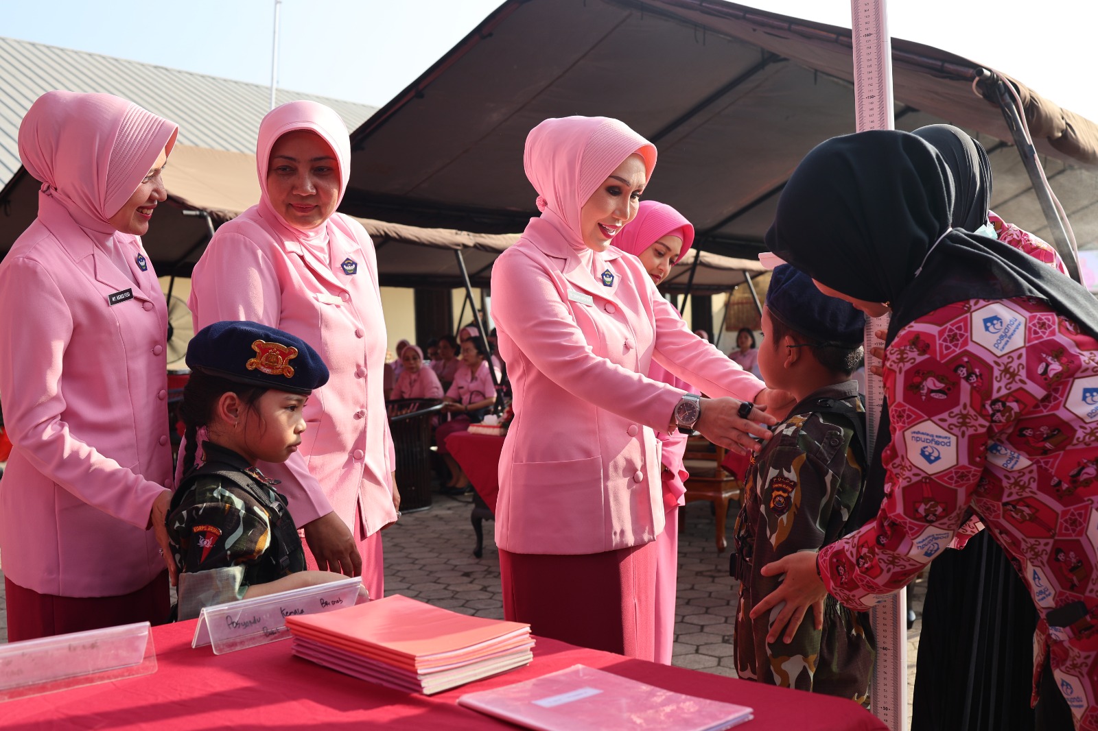 Deteksi Secara Dini Penyakit Mata pada Anak, Bhayangkari Daerah Sumsel Gelar Bakti Sosial