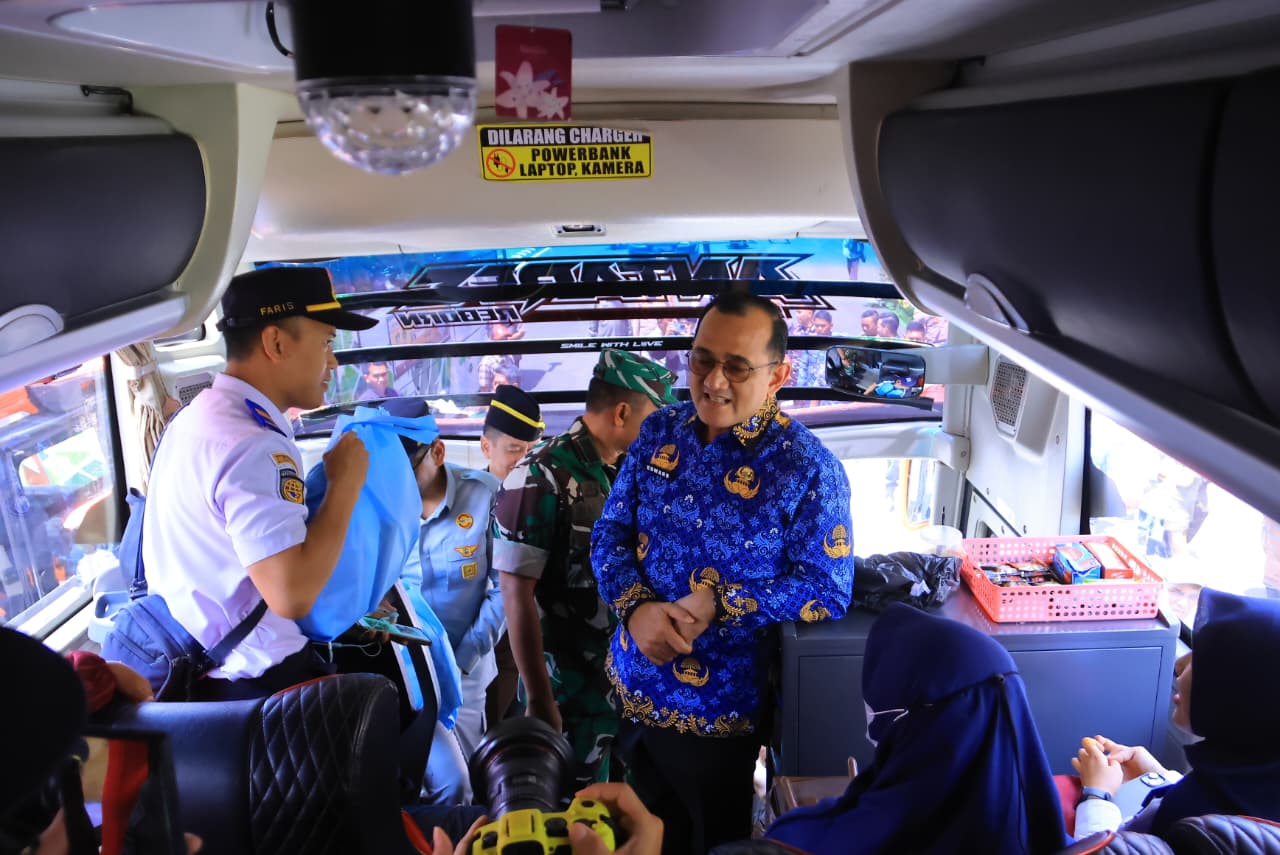 Sekda Edward Candra Lepas Ratusan Pemudik, Program Herman Deru–Cik Ujang Hadirkan Perjalanan Aman