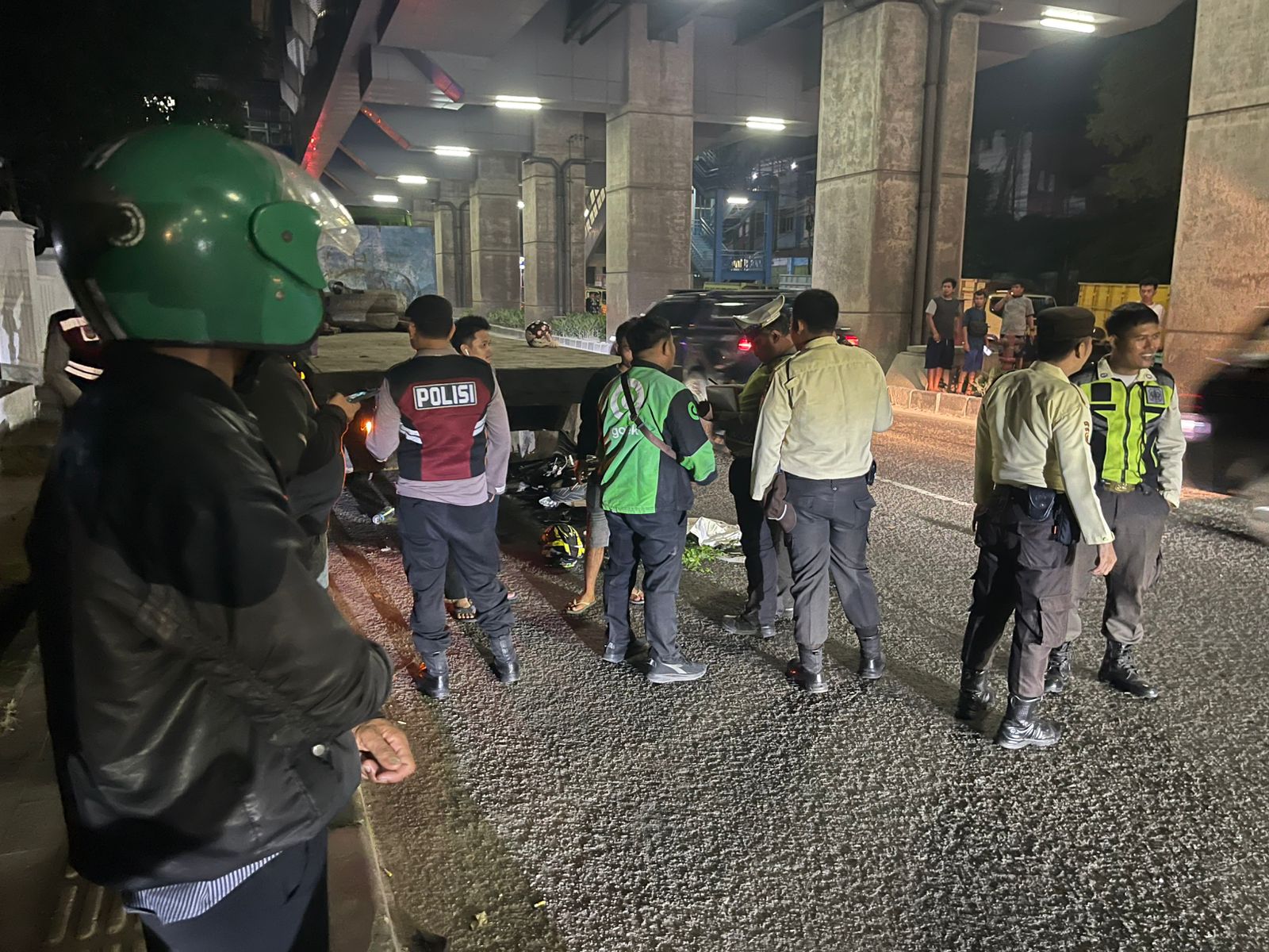 Pengemudi Motor di Palembang Tewas di Tempat Usai Tabrak Truk Menepi Pinggir Jalan, Penumpang Perempuan Luka