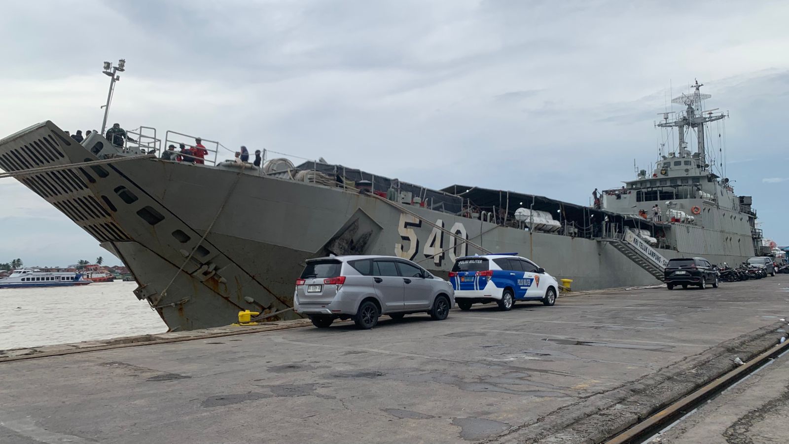 Tumbuhkan Nilai Kebaharian, TNI AL Gelar Open Ship KRI Teluk Lampung-540 