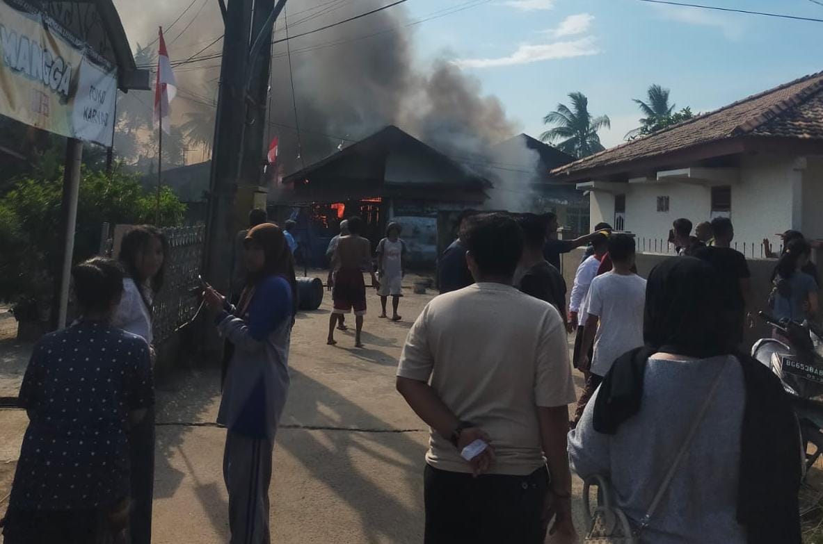 Warung Manisan di Plaju Hangus Terbakar, Uang Tunai Rp70 Juta Ikut Ludes