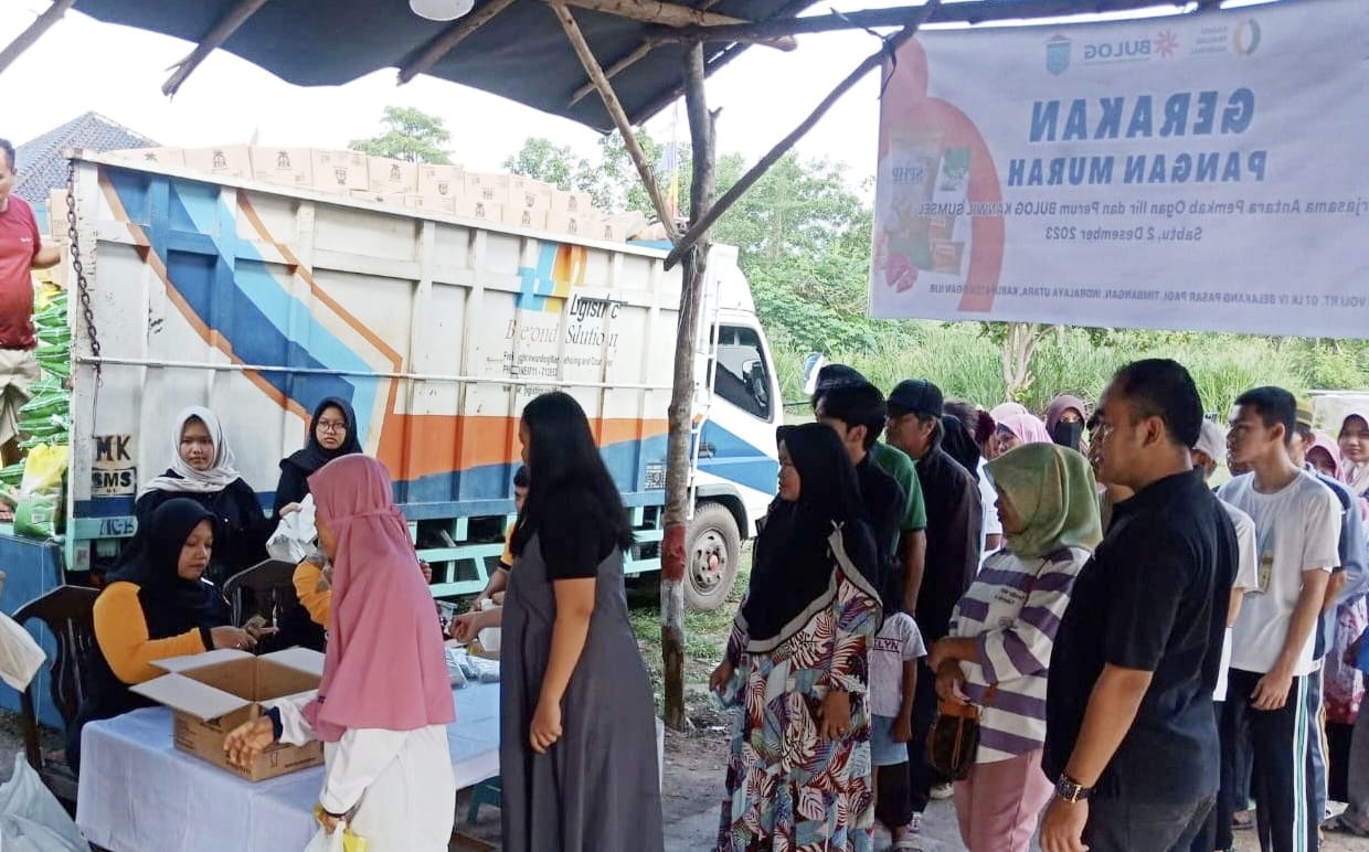 1.400 Paket Sembako Murah Ludes dalam 6 Jam, Diserbu Warga Kelurahan Timbangan Ogan Ilir