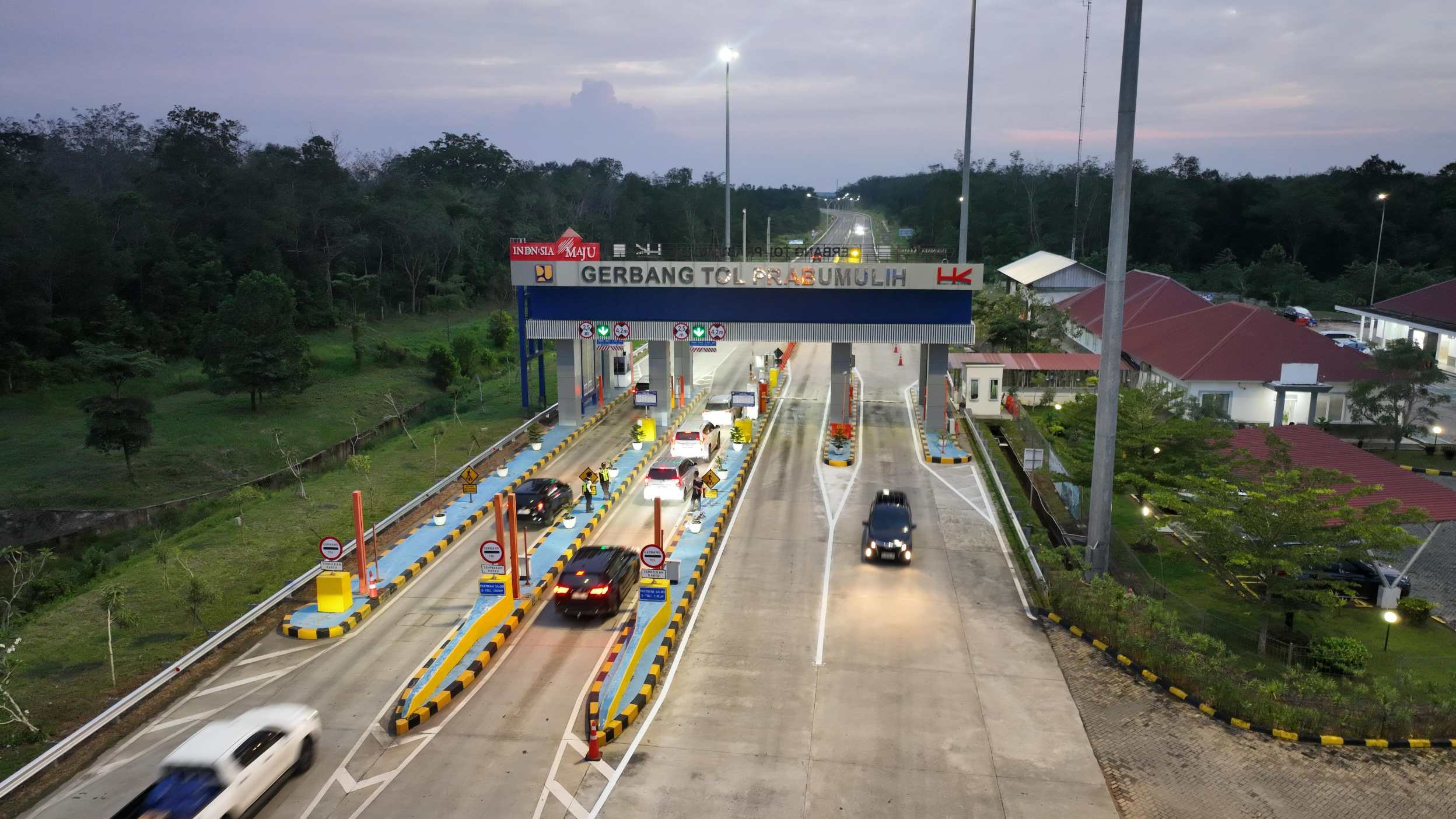 672.967 Kendaraan, Melintas di JTTS Kelolaan Hutama Karya pada Libur Panjang Perayaan Imlek 2026