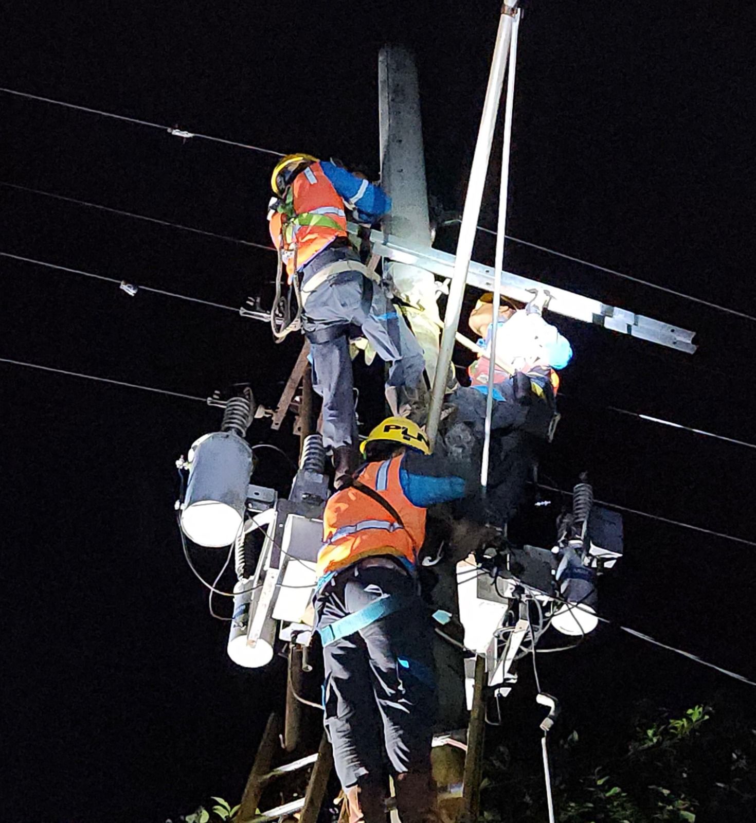 PLN UID S2JB Raih Penghargaan Sektor Penurunan Kali Gangguan