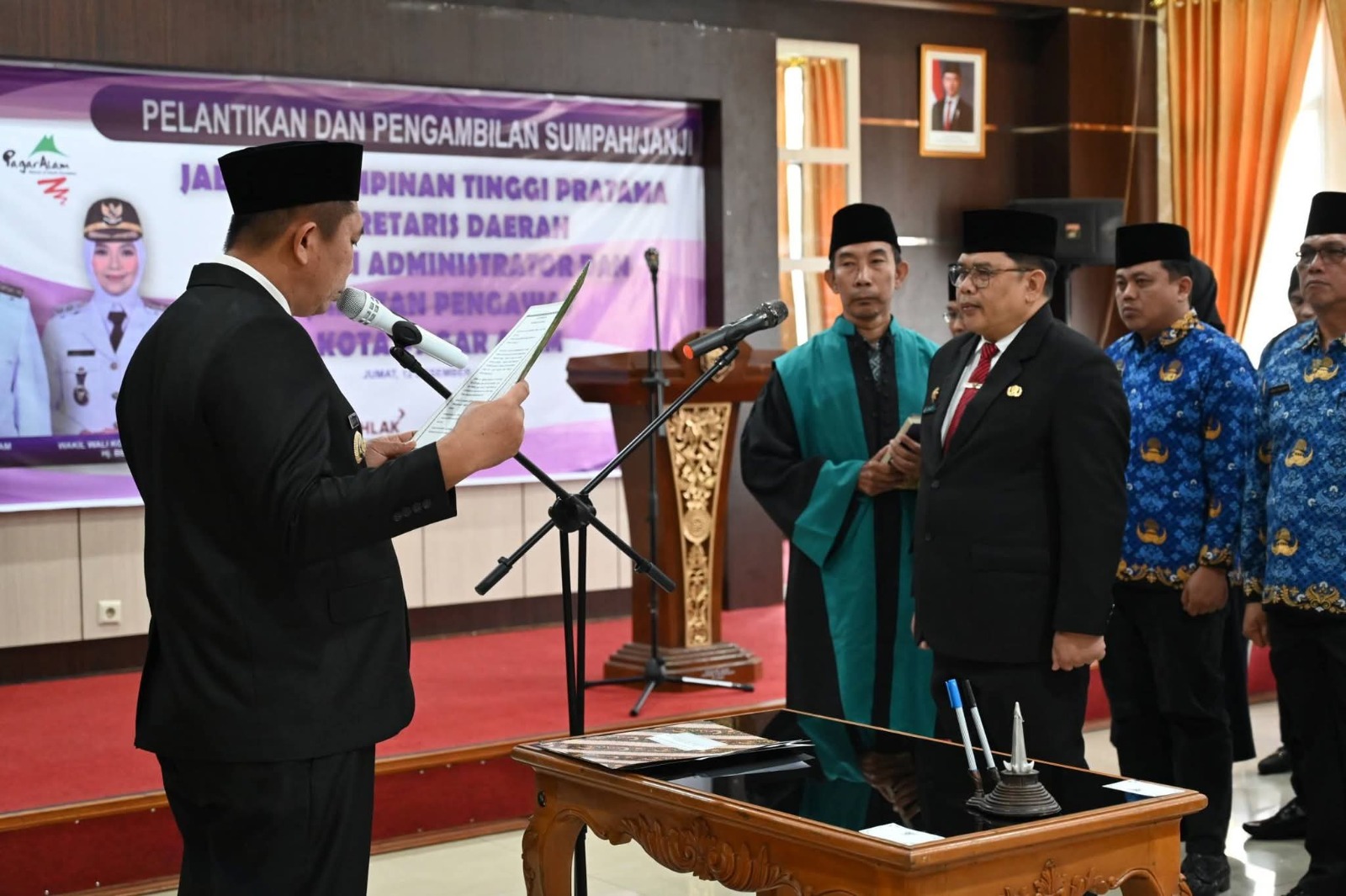 Penyegaran Birokrasi, Wali Kota Pagar Alam Kukuhkan Sekda dan OPD Baru