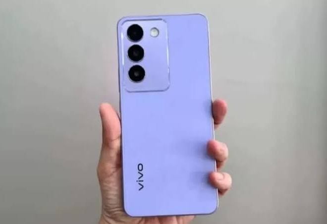 OTW Tahun Baru Harga Vivo Y100 5G Kini Makin Terjangkau, Hadirkan Keunggulan Fast Charging 