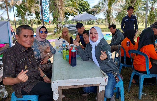 Wabup Ardani Ajak Pewarta Makan Bakso Bersama