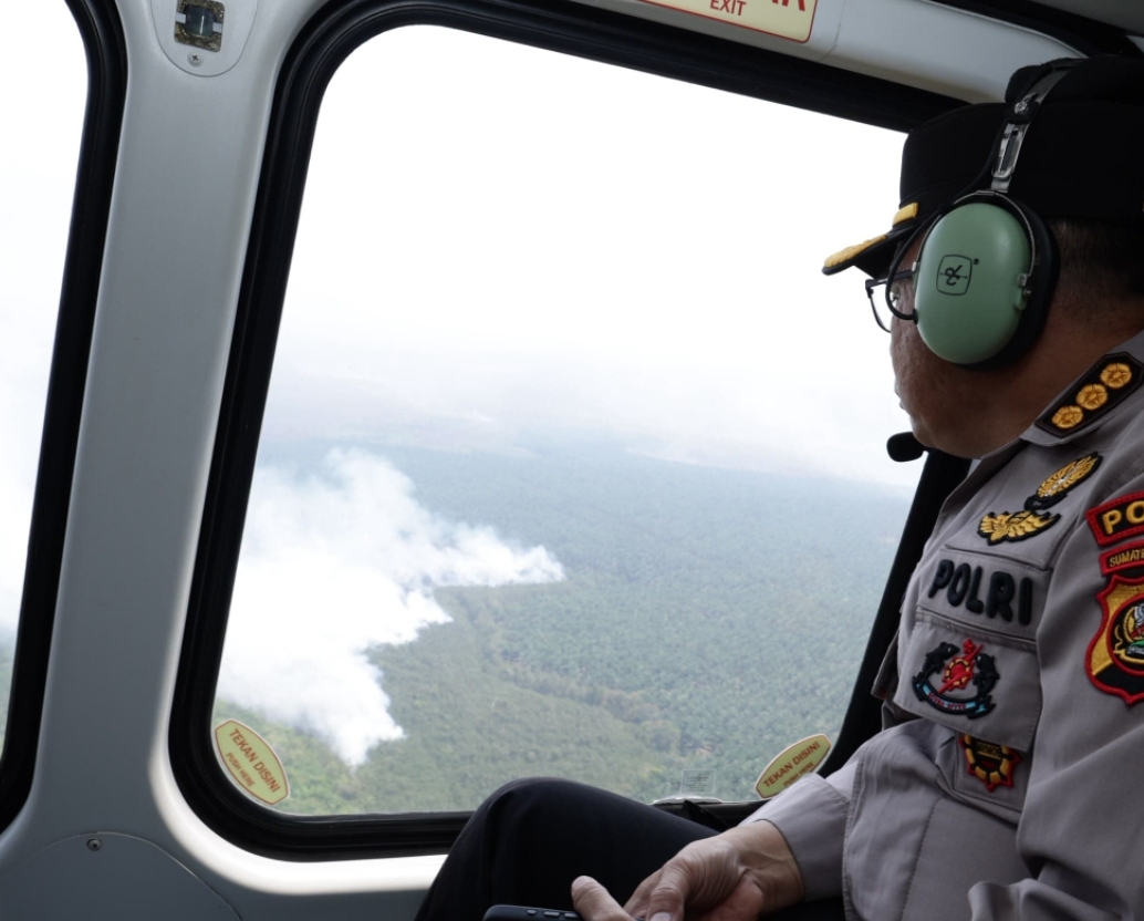 Dari Langit Pantau Api, dari Darat Berjibaku! Helikopter AW 169 Dikerahkan Hadapi Karhutla OKI