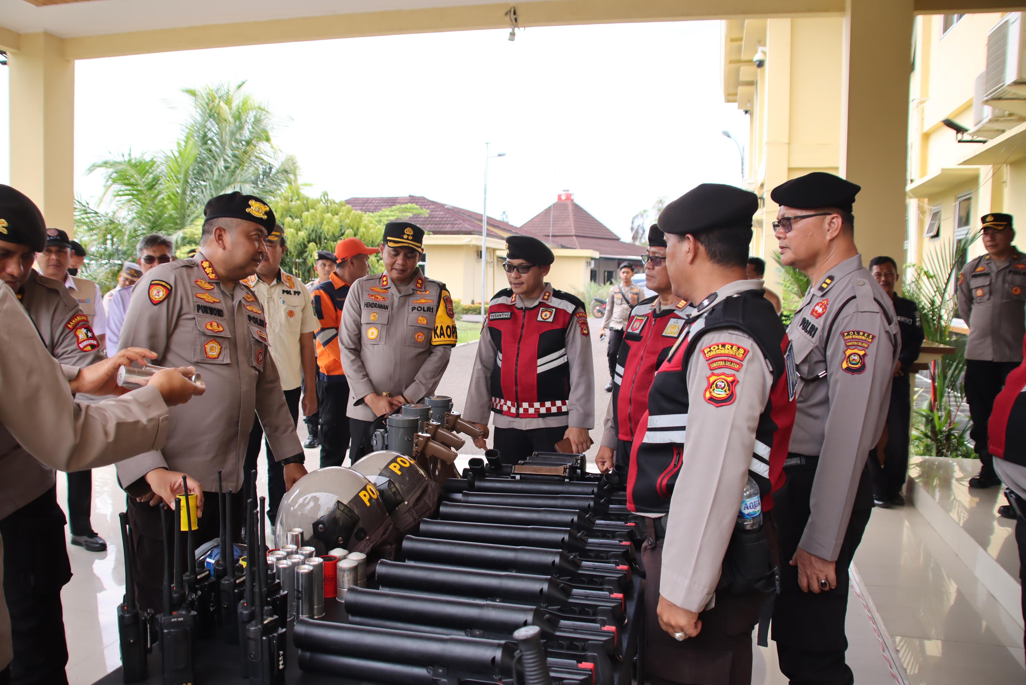 Koorsabhara Baharkam Polri ke Polres OKI Tinjau Kesiapan Alat dan Personel