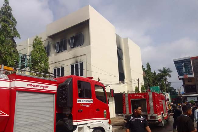  29 Matras Olahraga Ikut Terbakar dalam Gedung di Politeknik Negeri Sriwijaya Bukit Besar