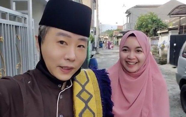 Ujung Oppa, Artis Ganteng Asal Korea Putuskan Mualaf dan Nikahi Gadis Indonesia