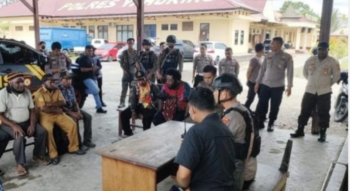 WADUH! Polres Yahukimo Diserbu Warga, Buntut Penangkapan 22 Orang Diduga Simpatisan KKB Papua