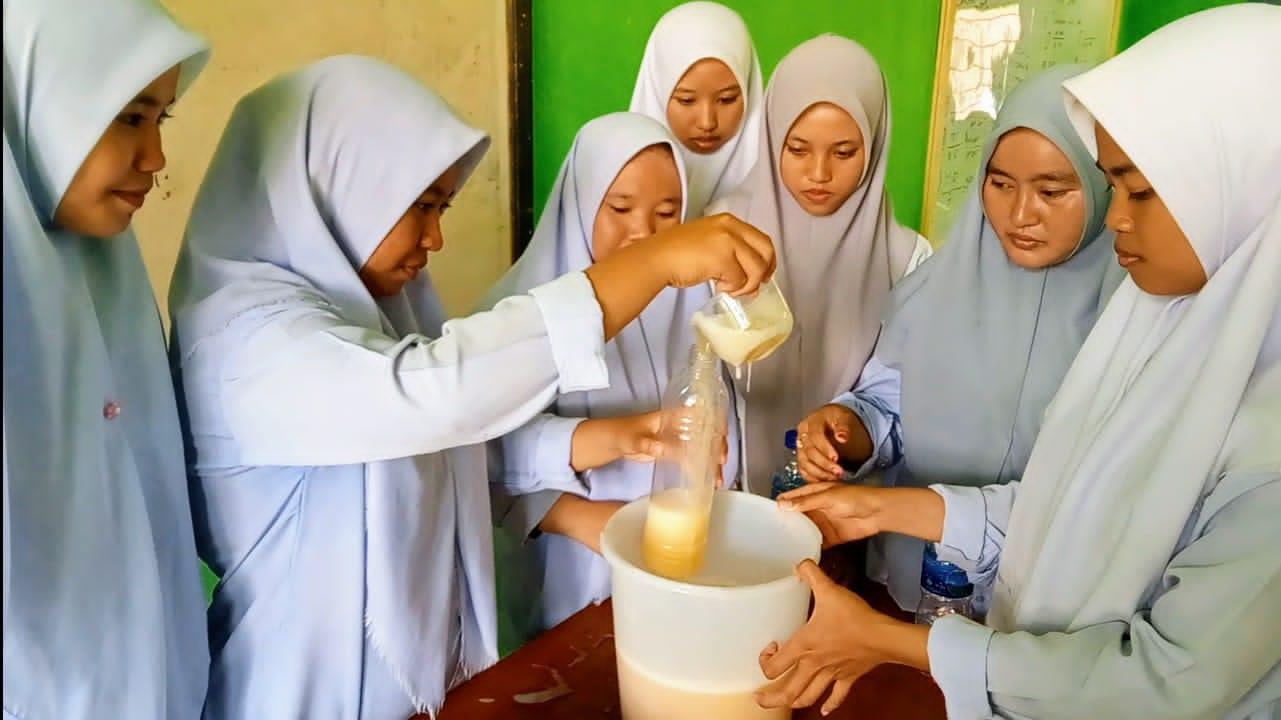 Olah Sampah Organik Jadi Sabun Cair