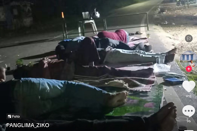 Warga Rempang Galang Batam Rela Tidur di Jalan Demi Jaga Wilayah dari Pematokan, Netizen Ramai Beri Dukungan 