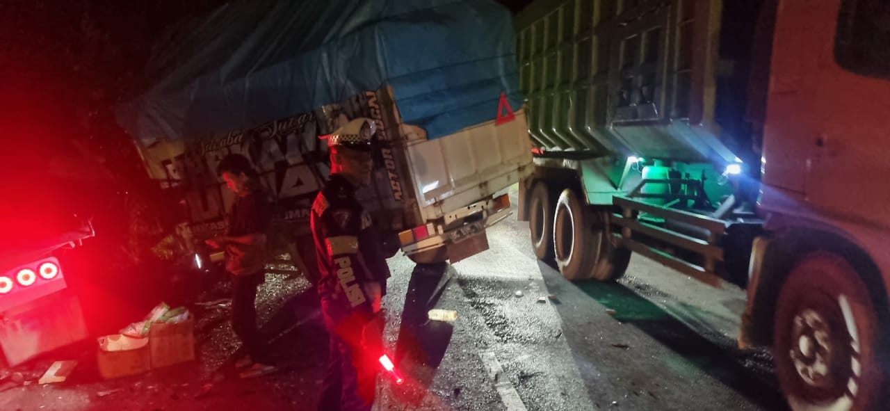 Sopir Lalai, 4 TrukTerlibat Kecelakaan Beruntun di Jalintim Muara Burnai II OKI