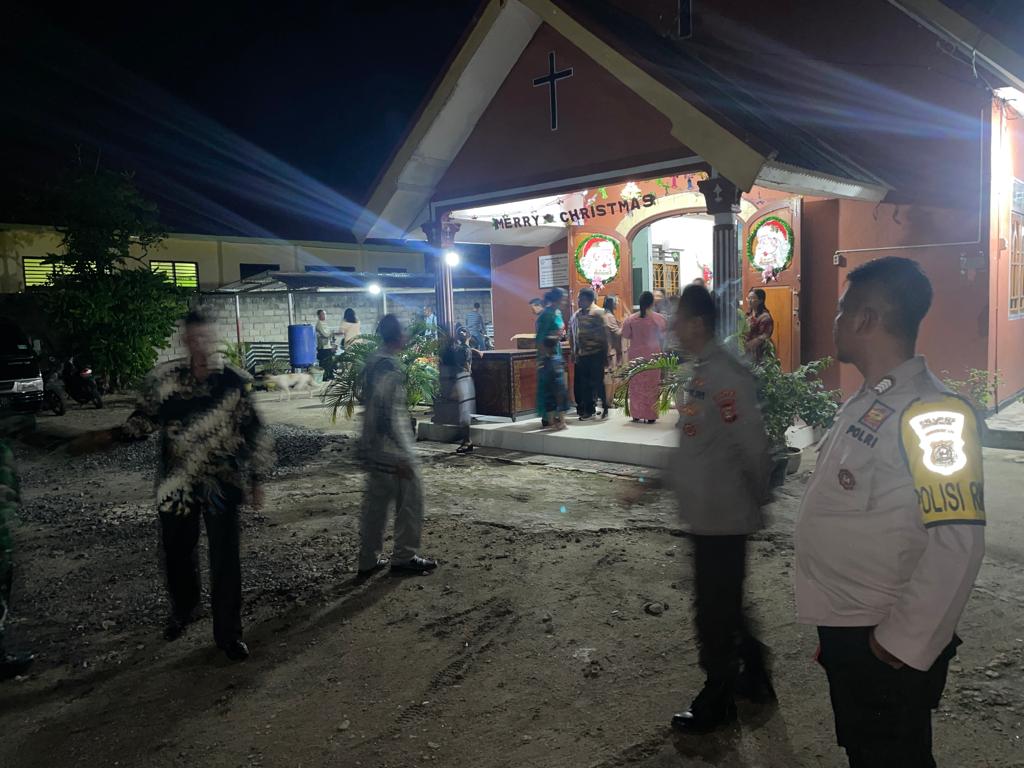 Malam Misa Natal, Personel Polsubsektor Lubuk Keliat Polsek Tanjung Batu, Amankan Gereja POUK PTPN 7 