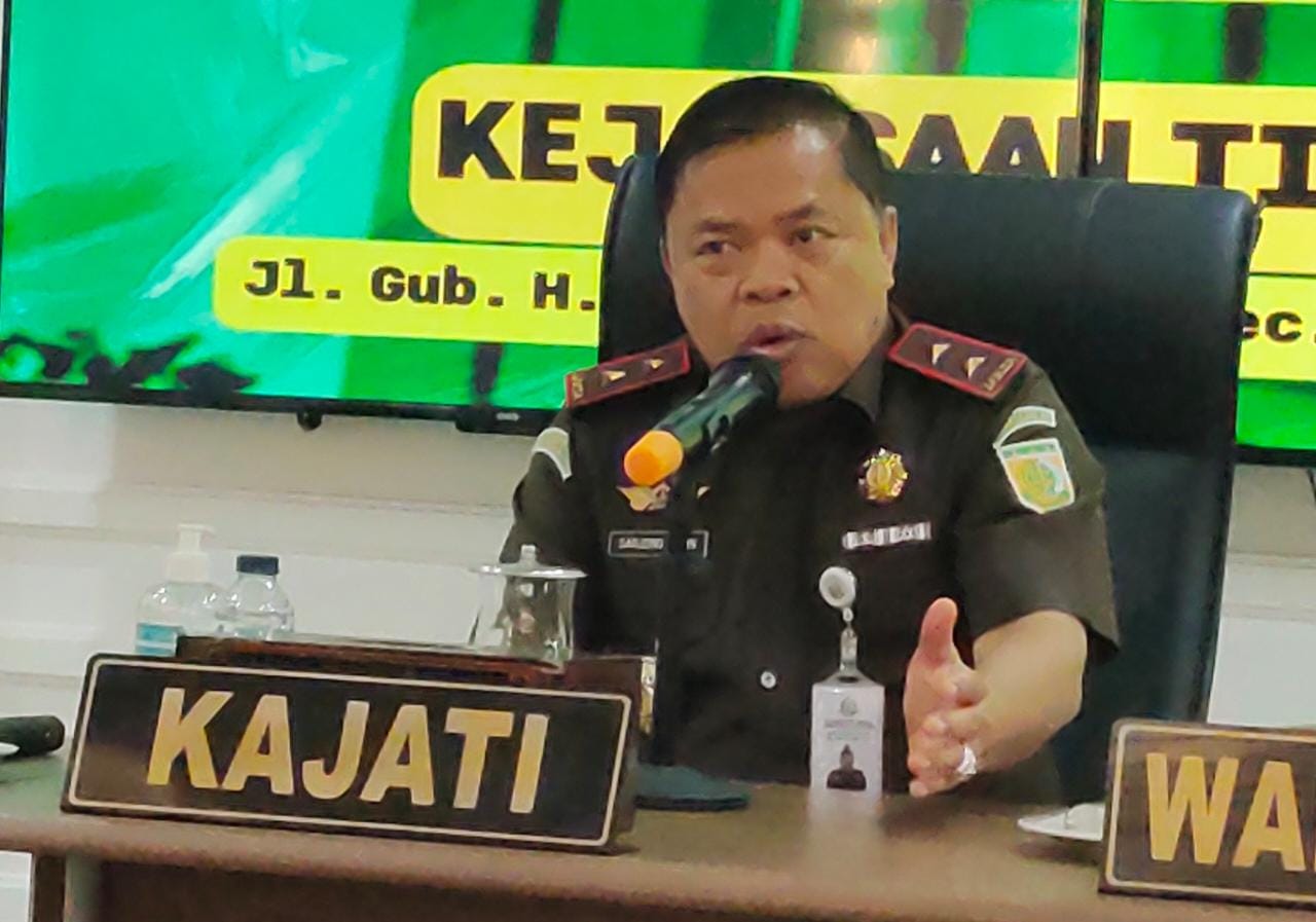 Bebas Sementara, Kasus Mularis Tetap Jalan