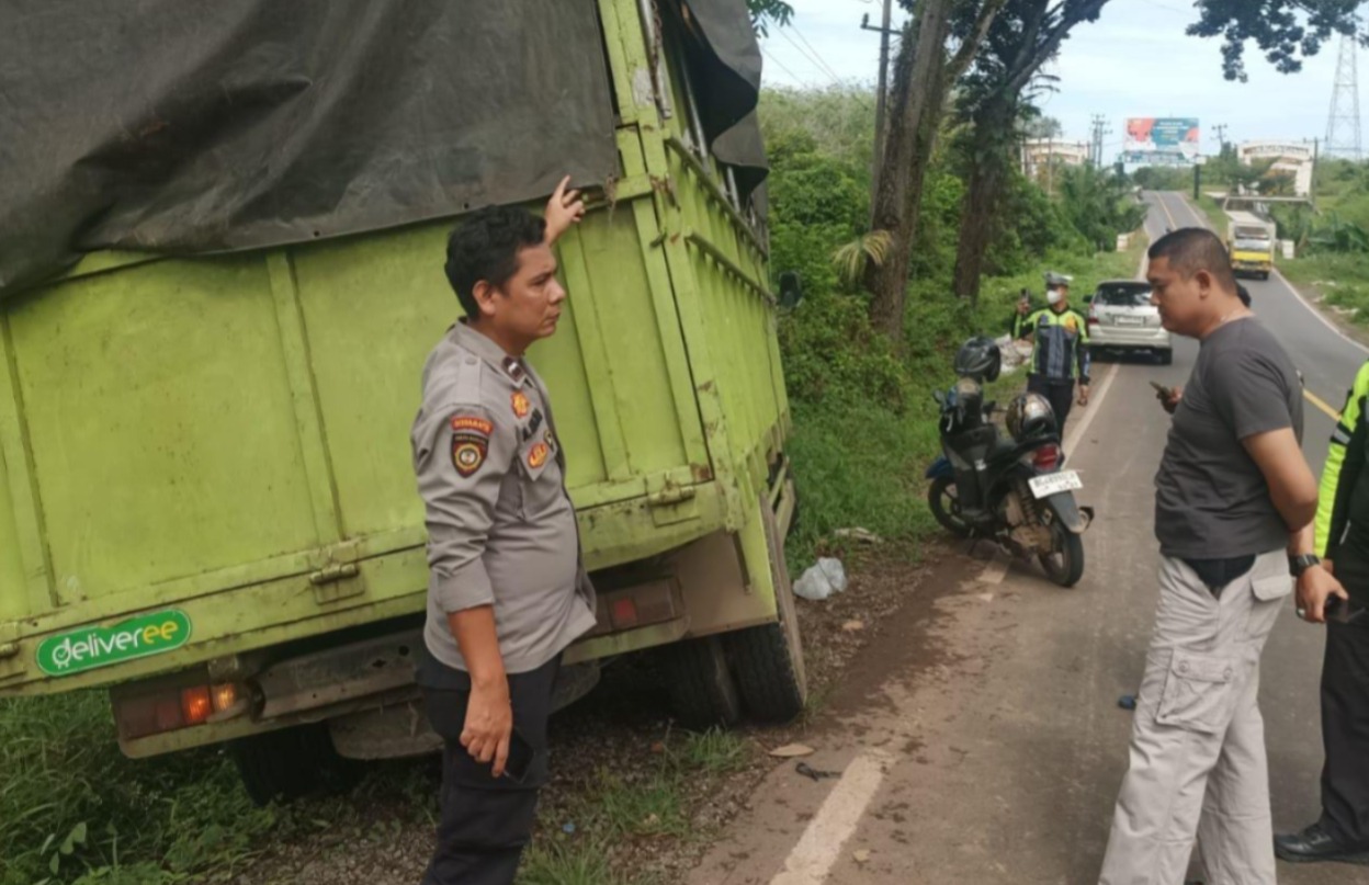 Viral, Truk Muatan Mie Dijarah Warga Usai Kecelakaan Tunggal di Jalan Betung-Sekayu, Sopir Lapor Polisi
