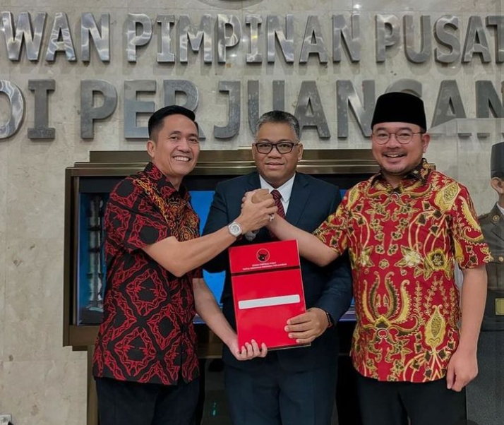 BREAKING NEWS! DPD PDIP Resmi Serahkan Dukungan B1KWK Pilwako Palembang Pada Ratu Dewa dan Prima Salam