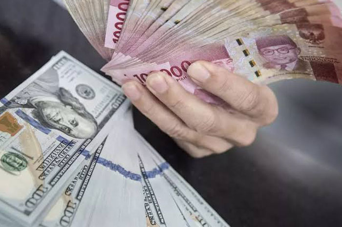 Nilai Tukar Rupiah Terhadap Dolar AS Akhir Pekan, Dekati Angka Rp15.000