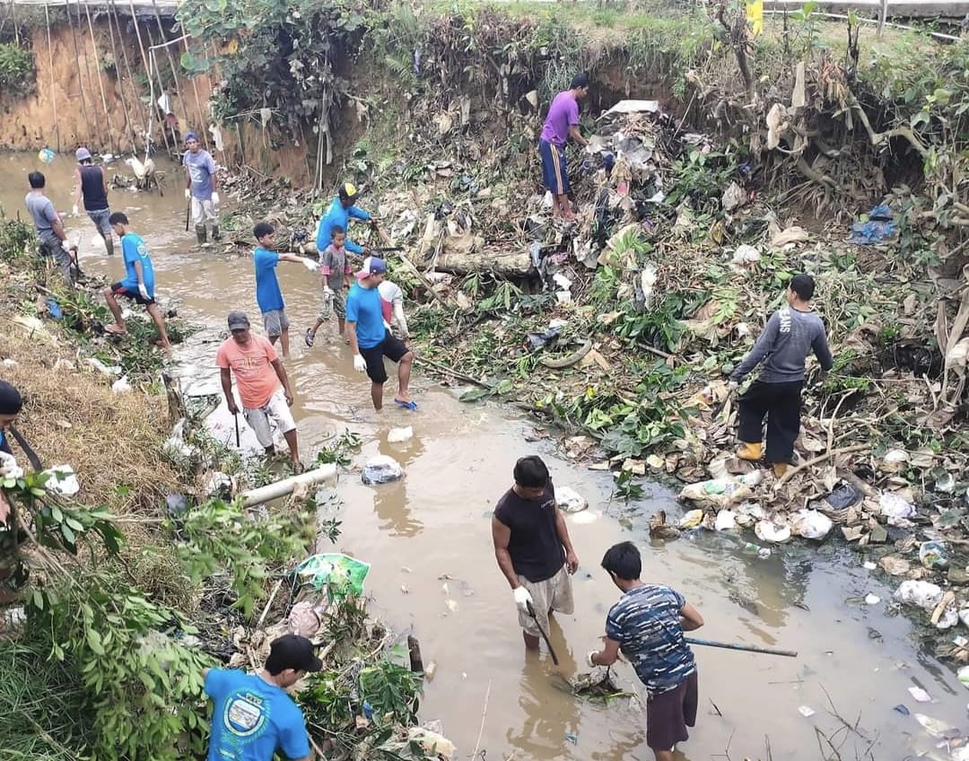 Antisipasi Banjir Dadakan, Ratusan Warga Bersihkan Sungai Abab