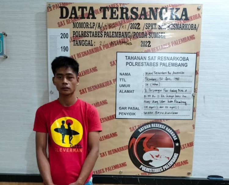 Pengedar Sabu di Palembang Ditangkap, Polisi Temukan Barang Bukti di Bawah Pohon Sawo 