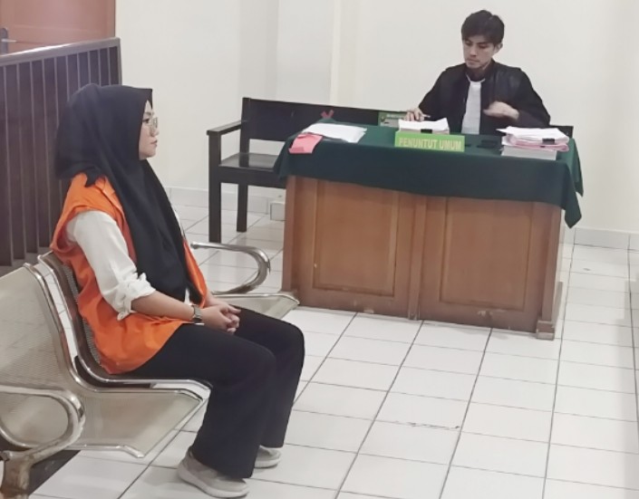 Terdakwa Oktarina Akui Gelapkan Uang Bos Karpet Rp1,3 Miliar untuk Healing dan Bayar Pinjol