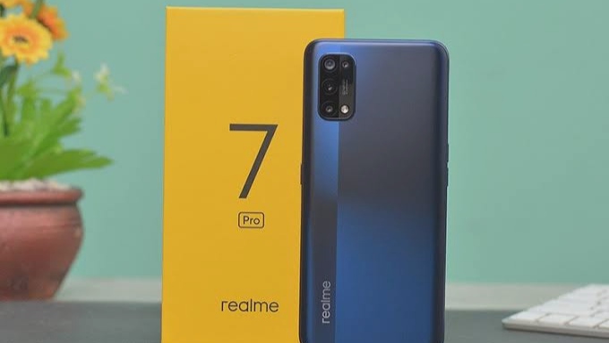 Selisih Rp200 Ribu, Pilih Realme 7 Pro atau Vivo V20? Simak Perbandingannya