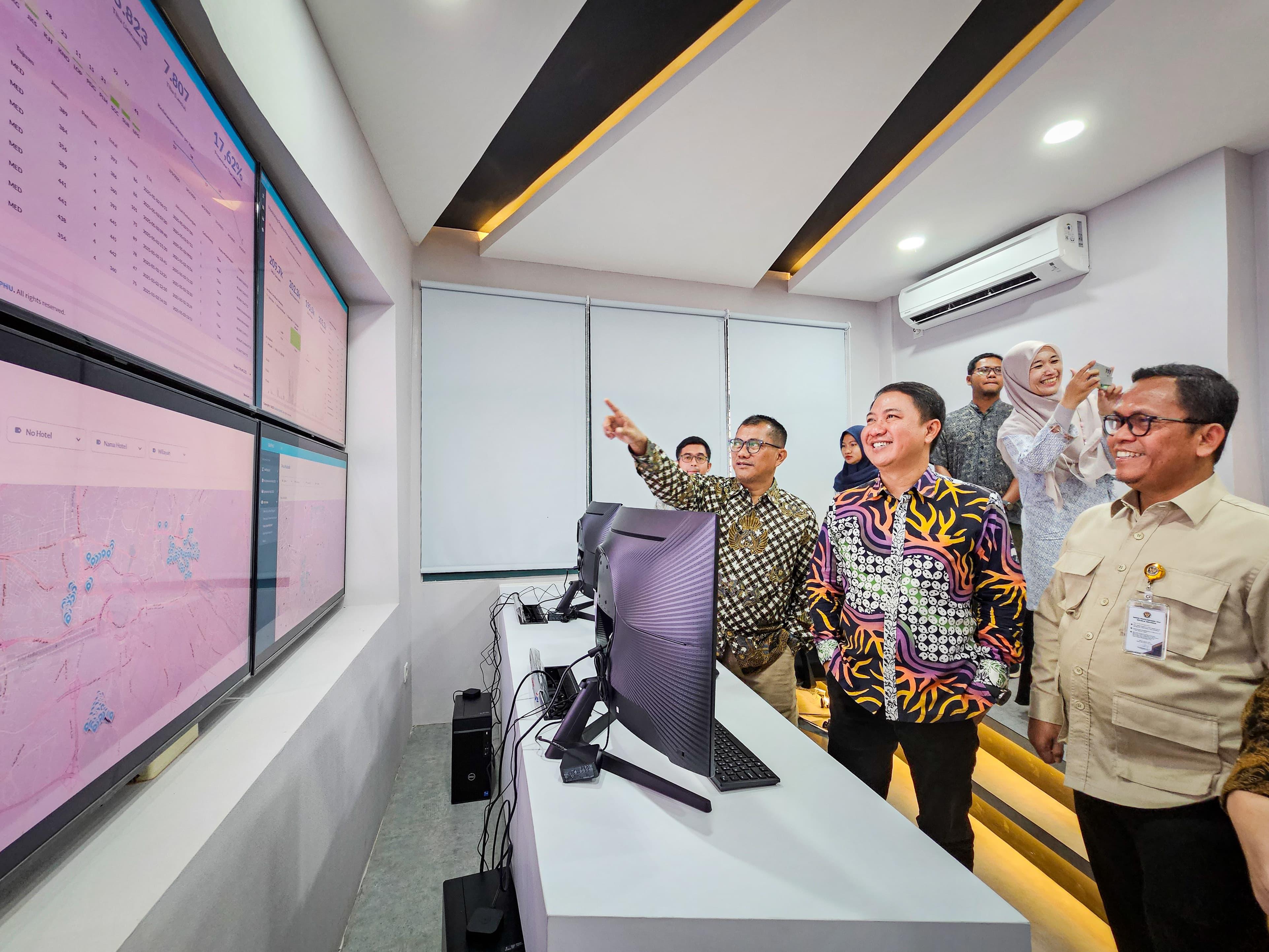 Luncurkan Hajj Command Center dan Satu Haji, Kemenag Jadikan Pusat Kendali Data & Informasi