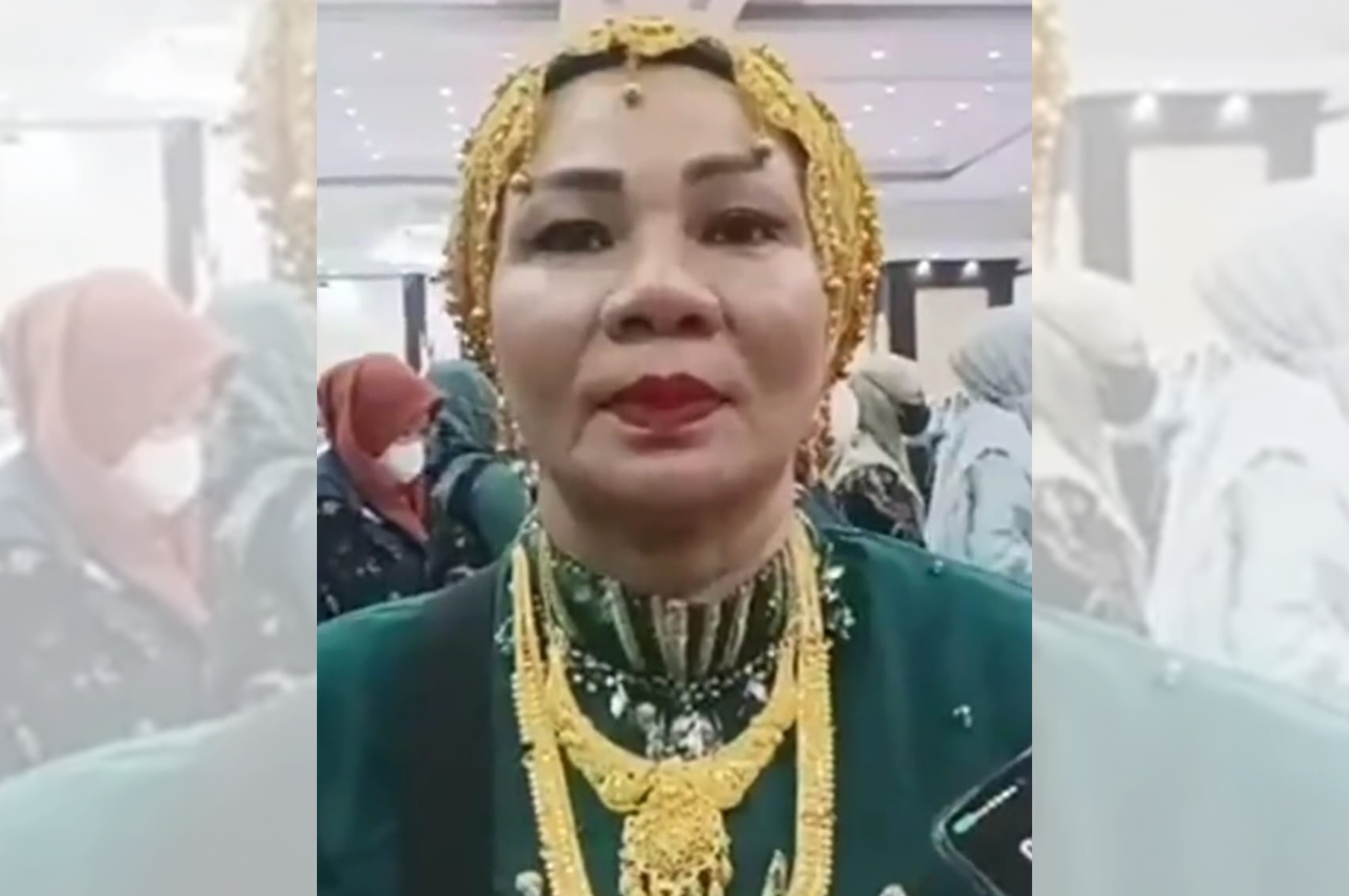 Bea Cukai Makassar Sudah Klarifikasi Bu Hajjah Pamer Emas Saat Pulang Haji, Ternyata Hanya Imitasi