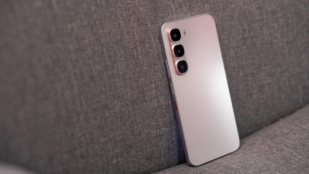 Infinix Hot 60 Pro: Ponsel Menenggah Paket Lengkap Chipset Gahar, Desain Stylish, Harga Ramah Kantong!