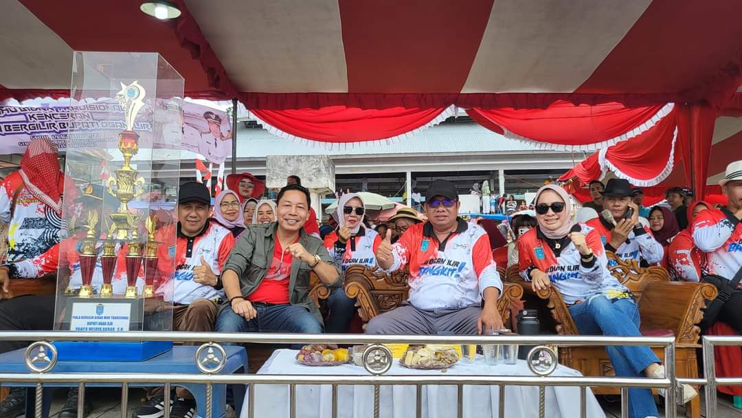 Bikin Heboh Lomba Bidar, Ketua dan Anggota DPRD Kabupaten Ogan Ilir Berikan Bonus Uang Saku ke Pemenang