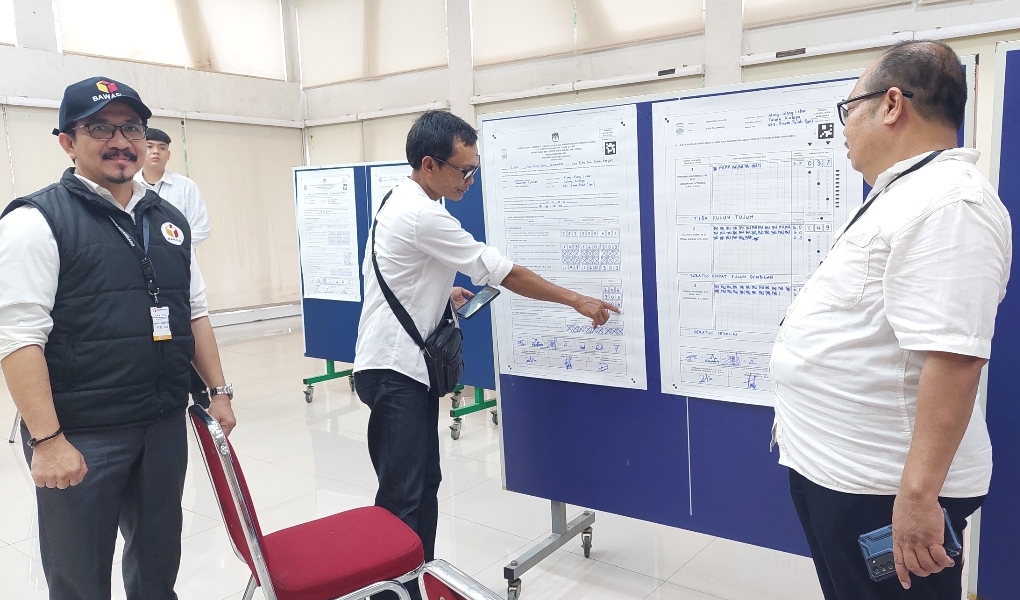 Mengejutkan, Eddy Santana dan Ratu Dewa Unggul di TPS Citra Grand City (CGC) Palembang