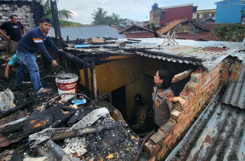 Kamar Anak di Lantai Dua Rumah Terbakar, Uang Hasil Kumpulan THR Rp2 Juta Diduga Raib