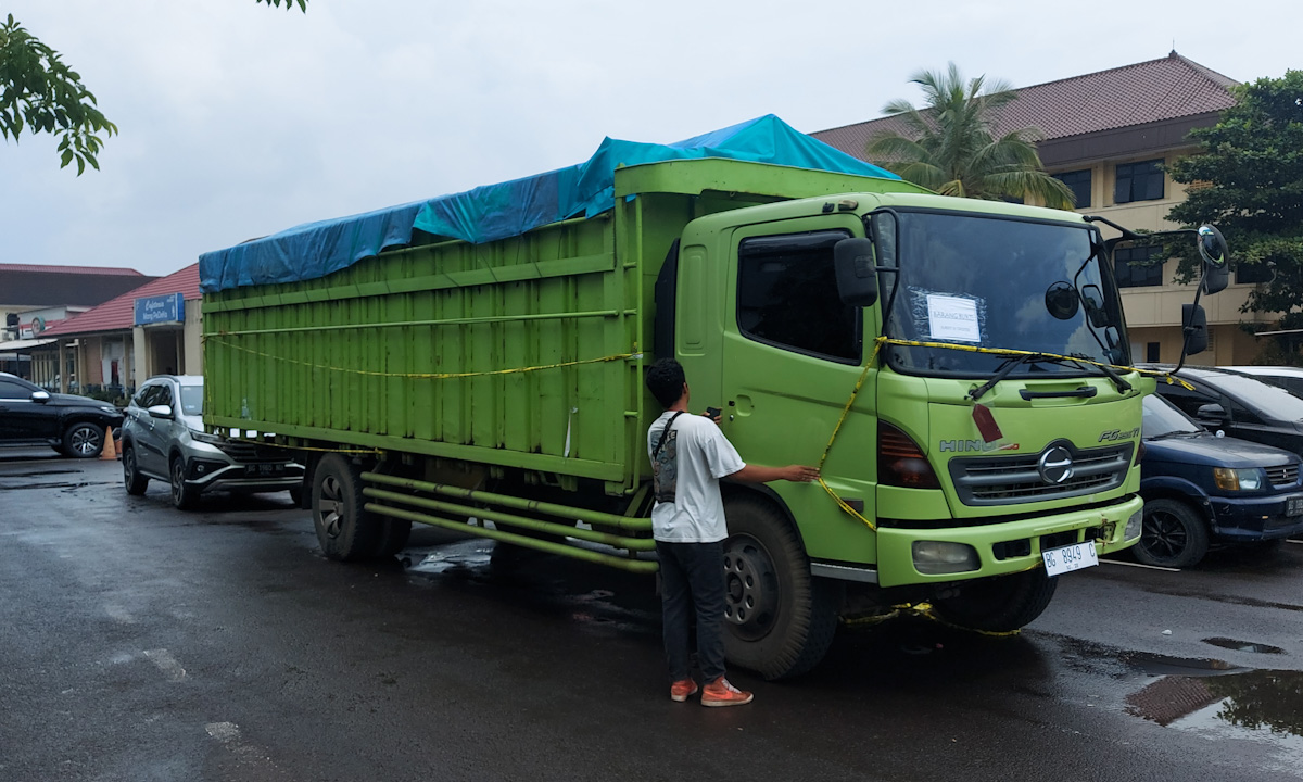 Diupah Bawa Truk Angkut Solar Subsidi, Pria Asal Bengkulu Tertangkap Tangan Polda Sumsel di SPBU di Palembang 
