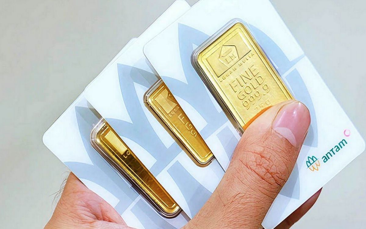 Harga Emas Antam Turun Rp10.000 per Gram, Simak Daftar Harga Terbarunya