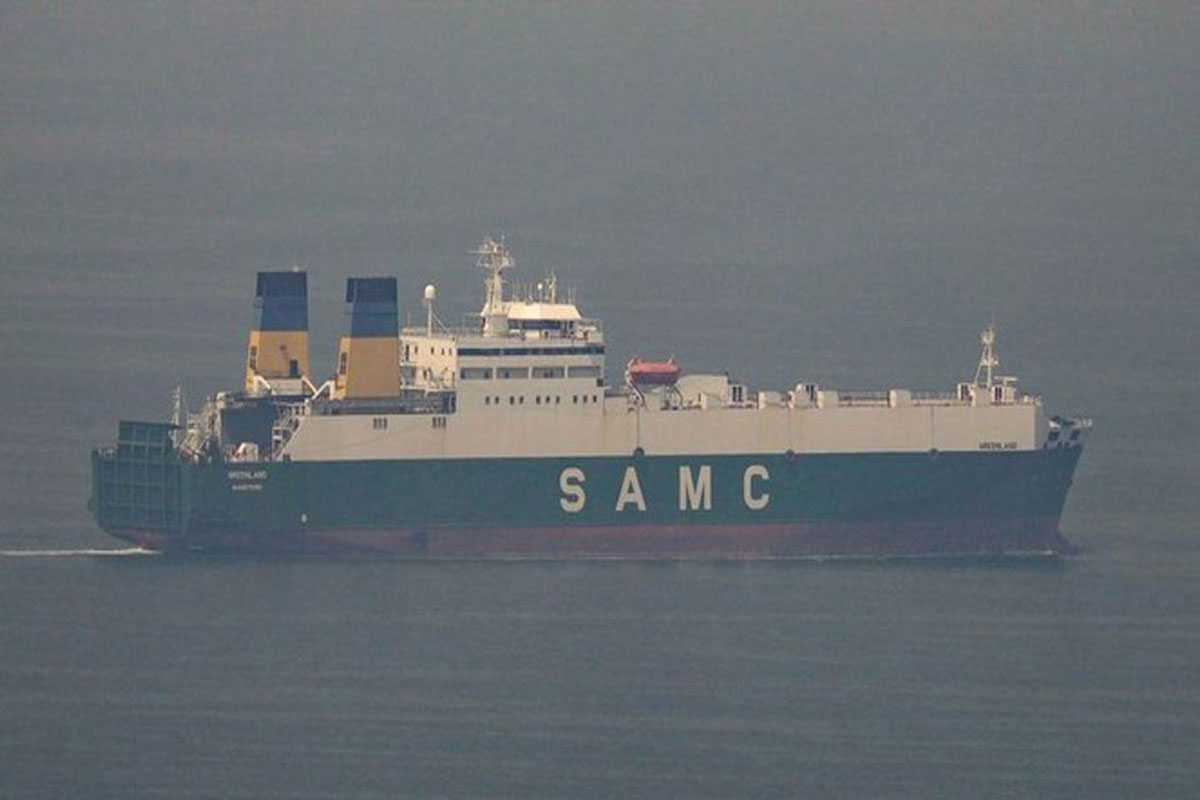 Militer AS Tembakkan Rudal ke Kapal Kargo di Selat Hormuz