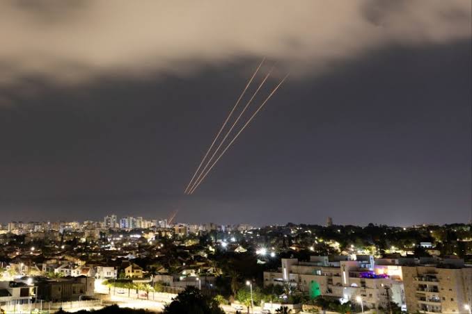 Iran Luncurkan Drone dan Rudal ke Israel, Pembalasan Atas Dugaan Serangan Israel di Suriah
