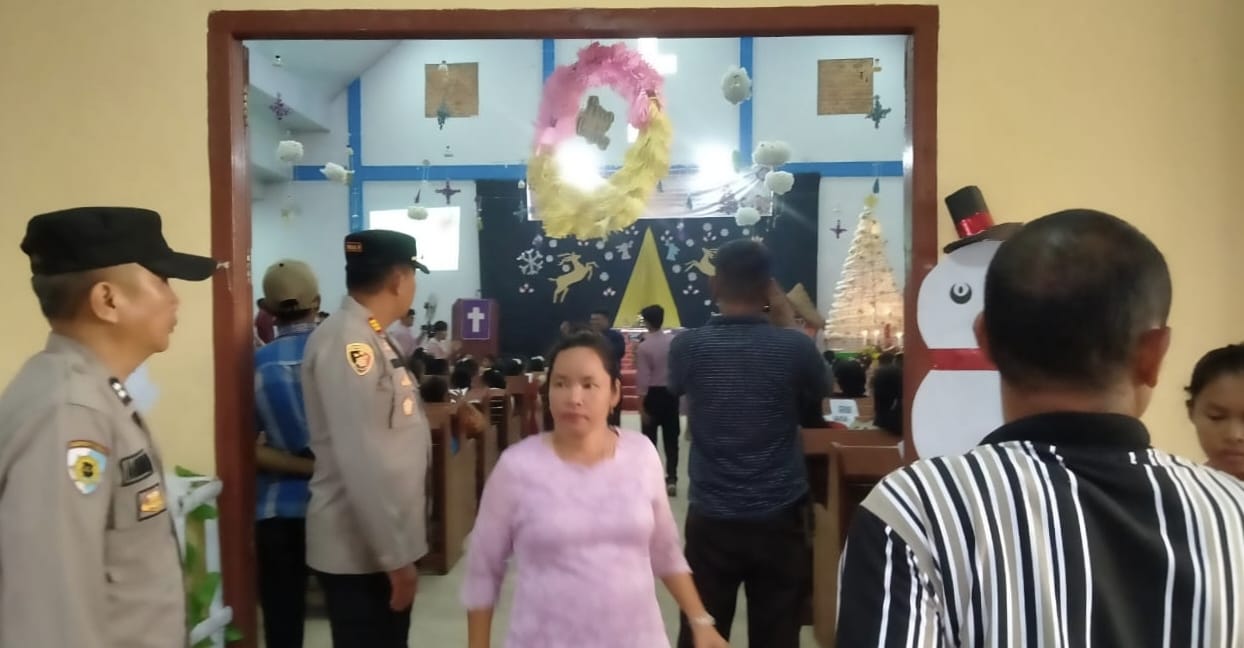 Polsek Indralaya Amankan Kegiatan Natal di Gereja HKBP Efrata Lorok Ogan Ilir 