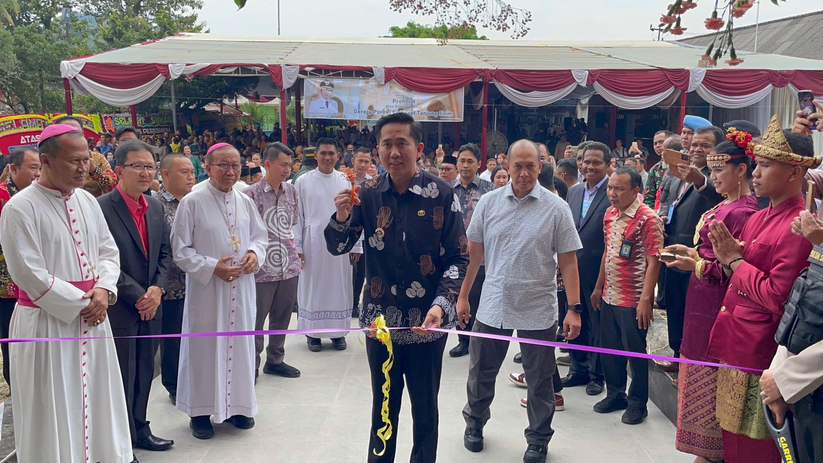 Telan Dana Rp 7 Miliar, Plt Bupati Muara Enim Resmikan Gereja Katolik Santo Yosep Tanjung Enim