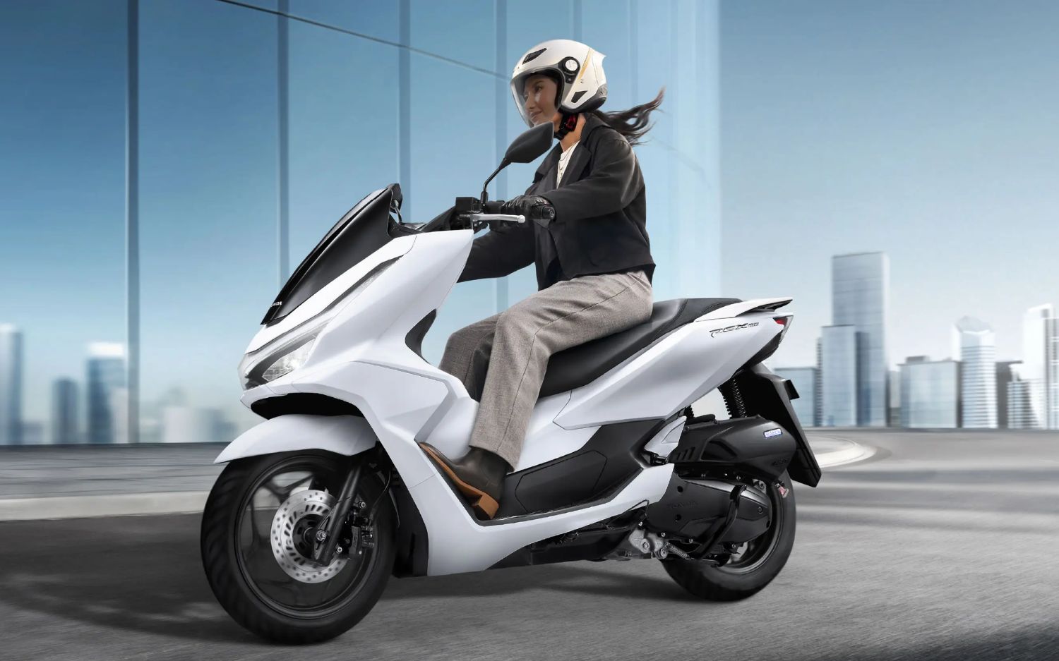 Honda PCX 160: Spesifikasi, Keunggulan, Varian dan Harga