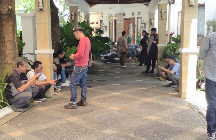 Anak Ketiga Alex Noerdin Terima Kedatangan Tim Penyidik Kejati Sumsel