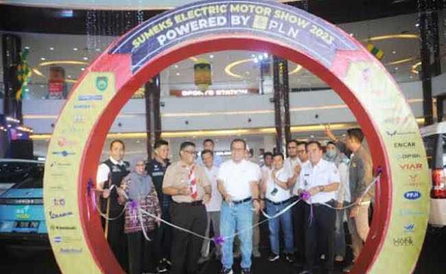 PLN Jamin Mobil Listrik Sekali Charge Palembang-Lampung dan Berikan Banyak Promo di Electric Motor Show 2023 