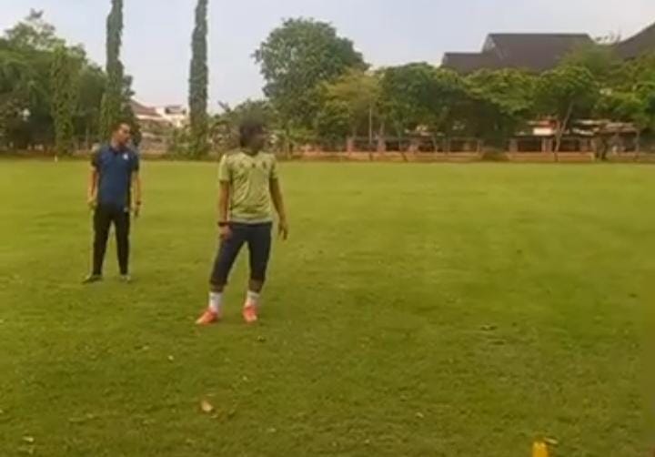 Budi Sudarsono Pimpin Latihan Perdana SFC, Berikut Profil Singkat, Tak Bisa Selamatkan Dejan FC dari Degradasi