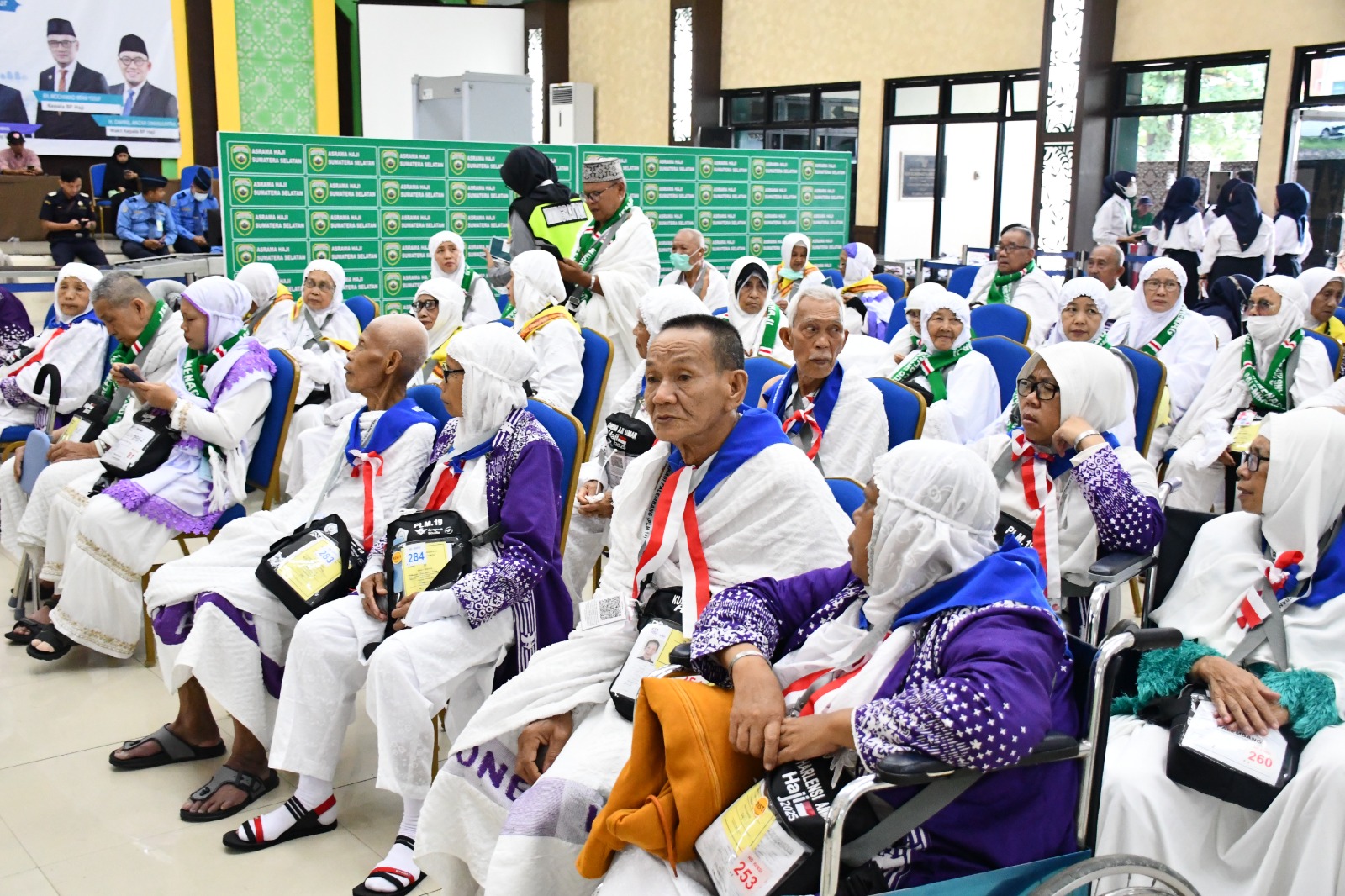 Kloter 19 Embarkasi Palembang Diberangkatkan, Jemaah Haji Diingatkan Jaga Paspor Masing-Masing