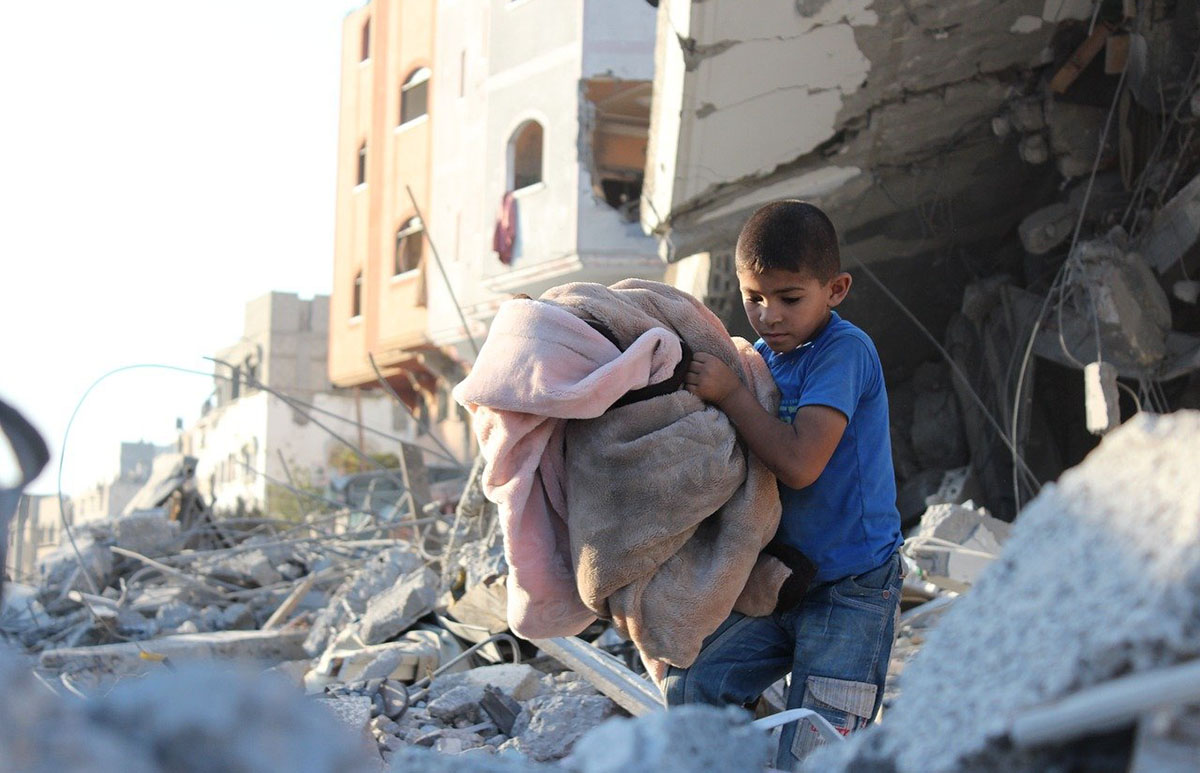 Alhamdulillah! 2 Anak Gaza Selamat dari Timbunan Reruntuhan Bangunan yang Dibom Israel