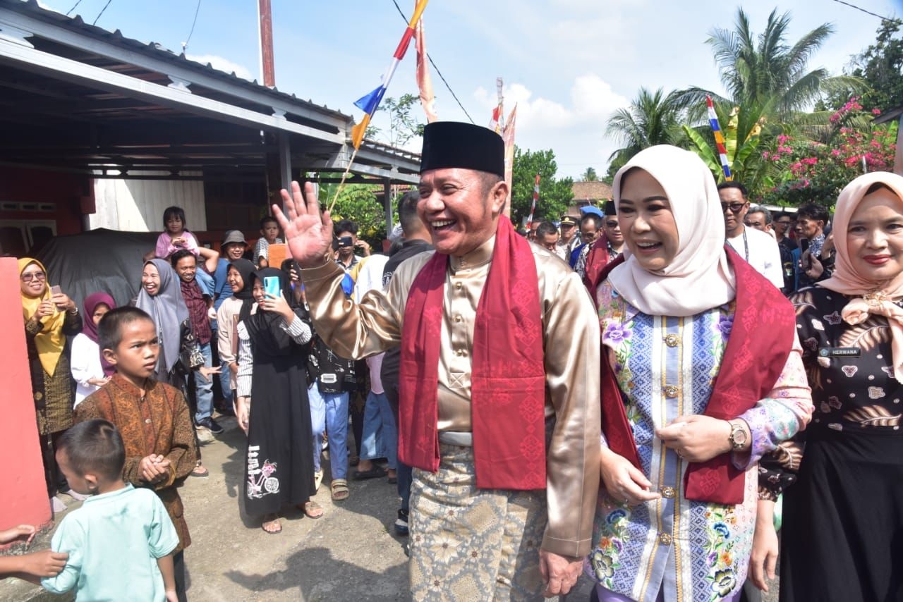 Gubernur Sumsel Herman Deru Ingatkan Warga Desa Tanjung Raman untuk Menjaga Prasasti Bersejarah 